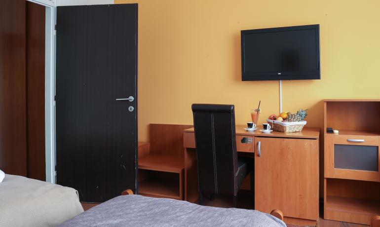 Dvokrevetna soba sa pomoćnim ležajem