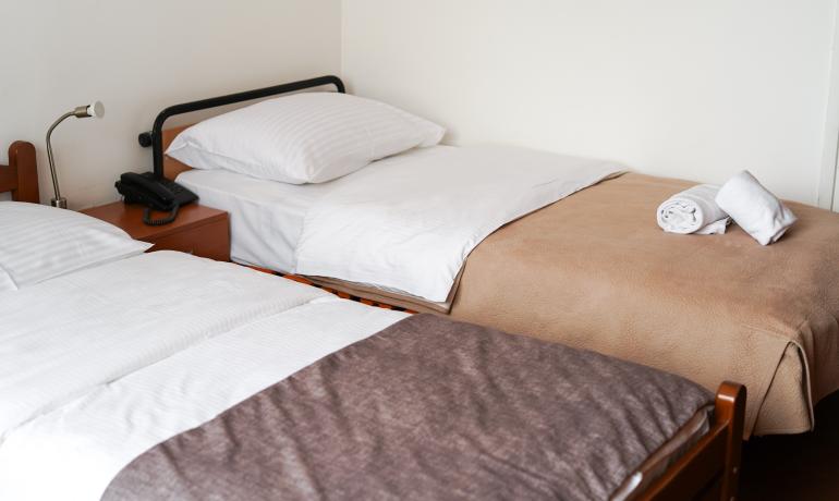 Dvokrevetna soba sa pomoćnim ležajem