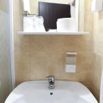 Dvokrevetna soba sa razdvojenim ležajevima