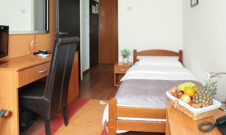 Economy jednokrevetna soba sa pomoćnim ležajem